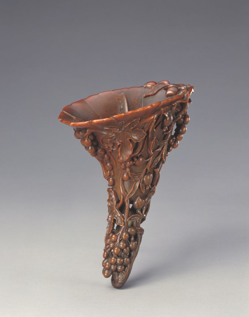 图片[1]-Rhinoceros horn carved grape flower and fruit cup-China Archive